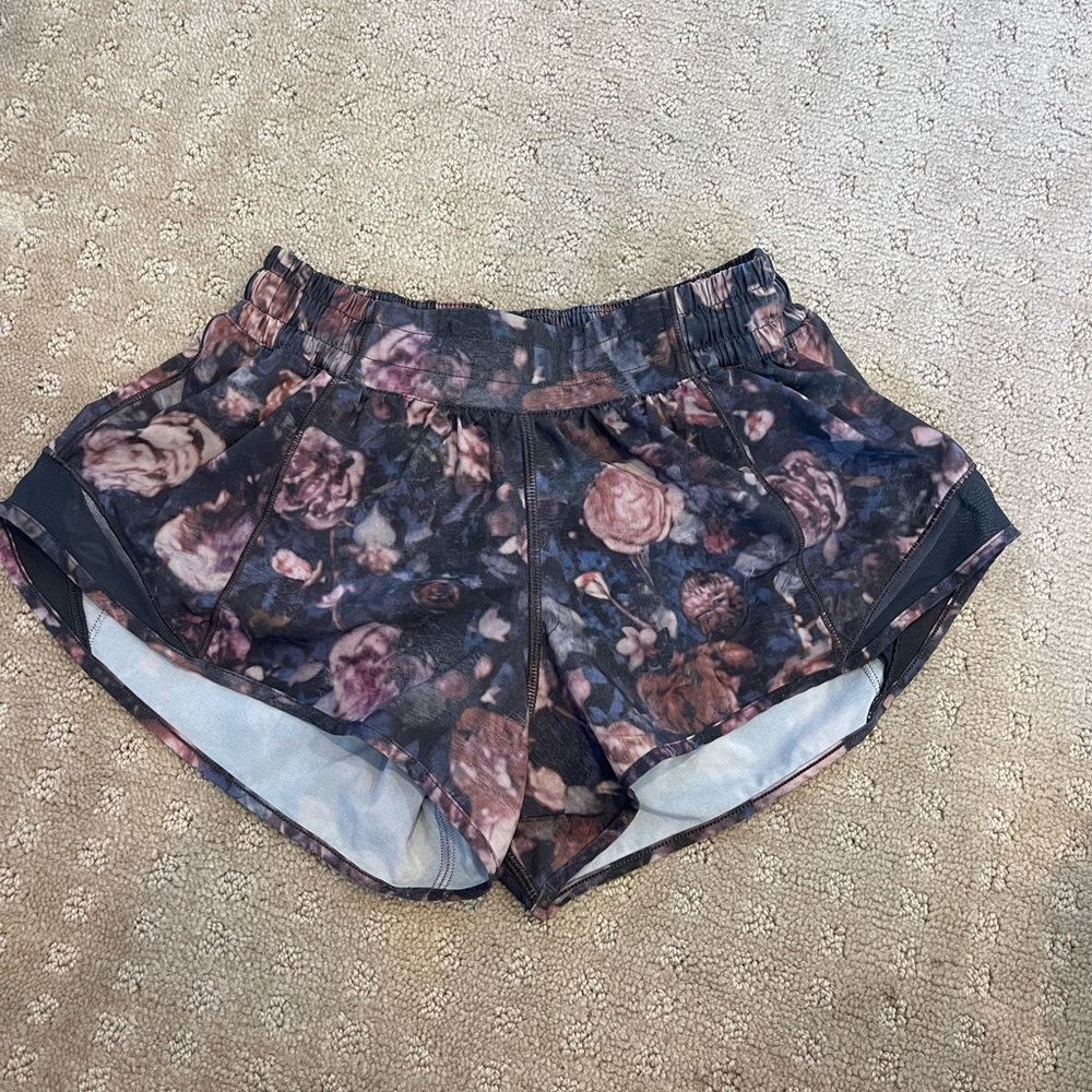 Lulu lemon hotty hot shorts